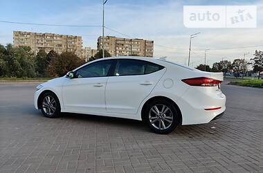 Седан Hyundai Elantra 2017 в Киеве