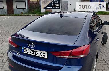 Седан Hyundai Elantra 2016 в Золочеве