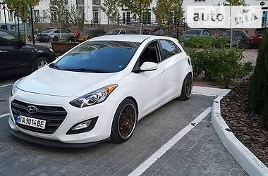 Хэтчбек Hyundai Elantra 2015 в Киеве