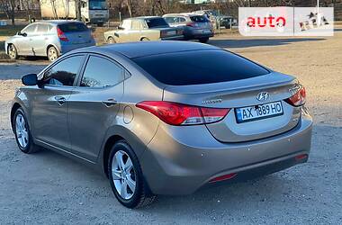 Седан Hyundai Elantra 2012 в Харькове