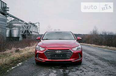 Седан Hyundai Elantra 2016 в Львове