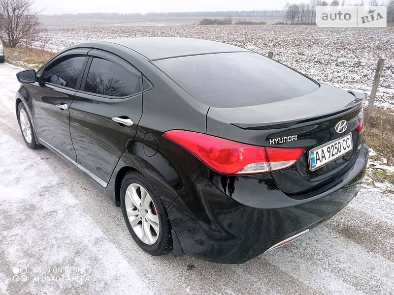 Седан Hyundai Elantra 2012 в Василькове