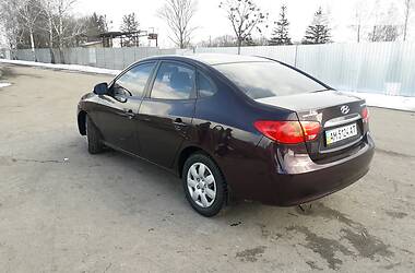 Седан Hyundai Elantra 2010 в Попельне