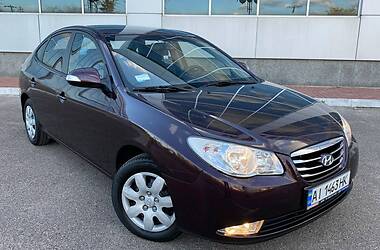 Седан Hyundai Elantra 2010 в Киеве