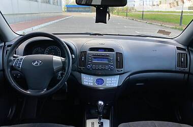 Седан Hyundai Elantra 2010 в Киеве