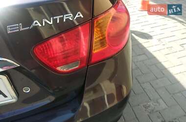 Седан Hyundai Elantra 2010 в 