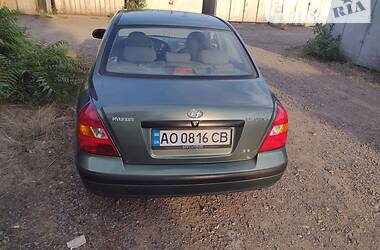 Седан Hyundai Elantra 2000 в Ужгороде