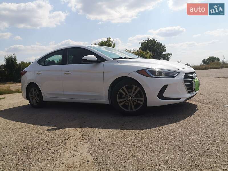Седан Hyundai Elantra 2018 в Киеве