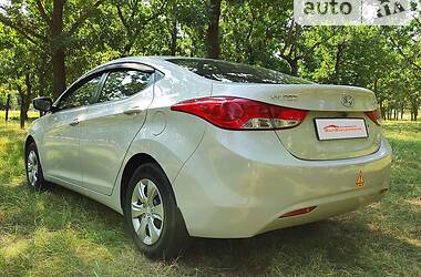 Седан Hyundai Elantra 2013 в Николаеве