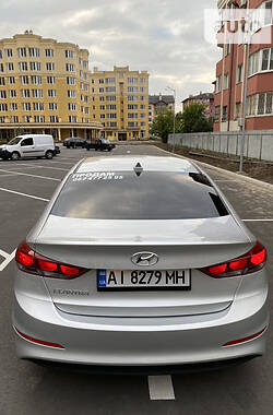 Седан Hyundai Elantra 2016 в Подільську