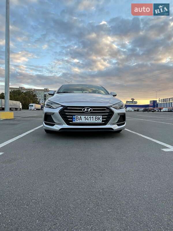 Седан Hyundai Elantra 2017 в Кропивницком