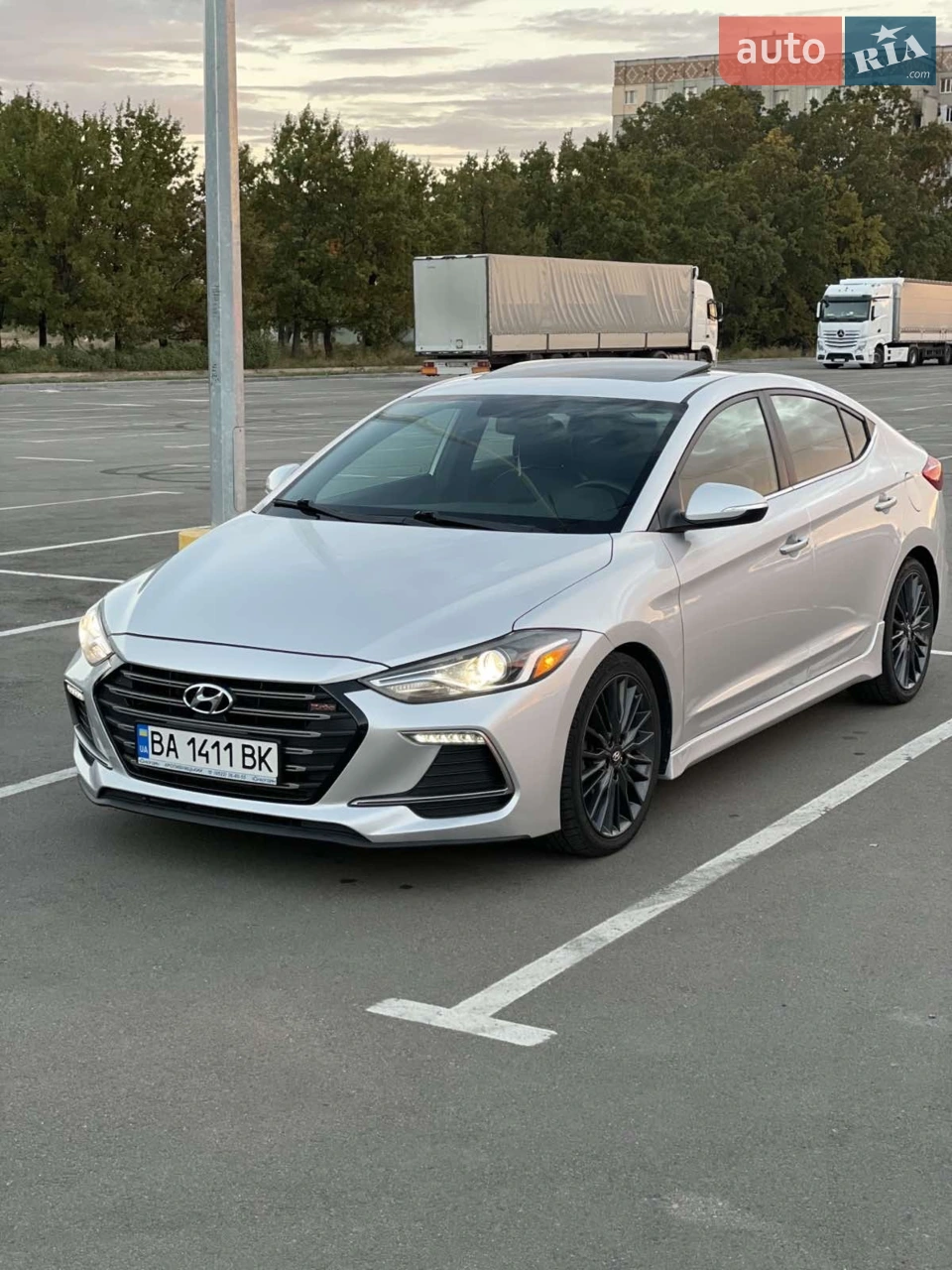 2017 Hyundai Elantra - мініатюра 31