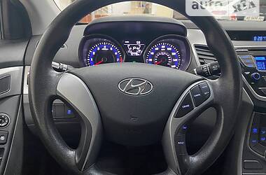 Седан Hyundai Elantra 2015 в Дніпрі