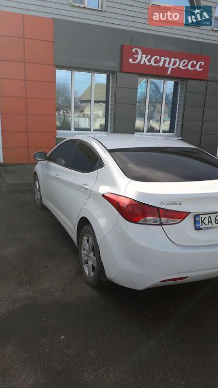 Седан Hyundai Elantra 2013 в Татарбунарах фото 5 Седан Hyundai Elantra 2013 в Татарбунарах