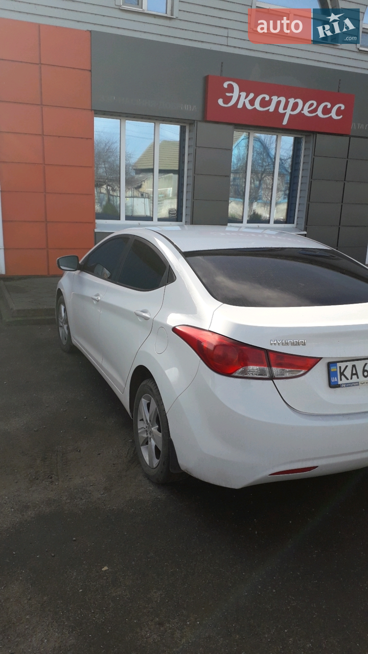 2013 Hyundai Elantra - мініатюра 5