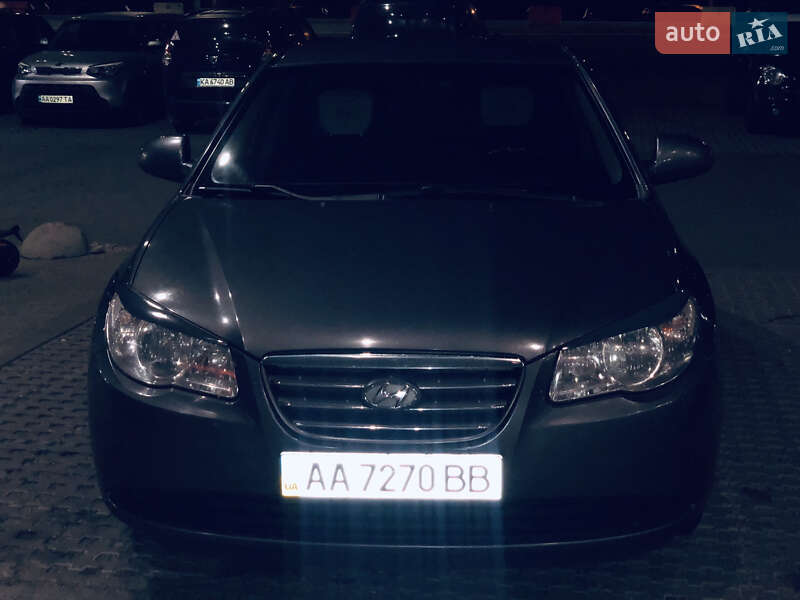 Седан Hyundai Elantra 2008 в Киеве