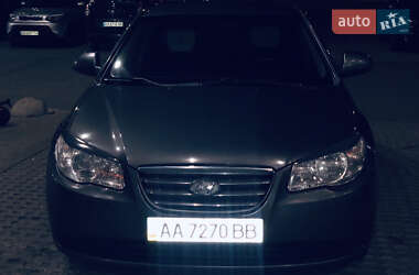 Седан Hyundai Elantra 2008 в Киеве