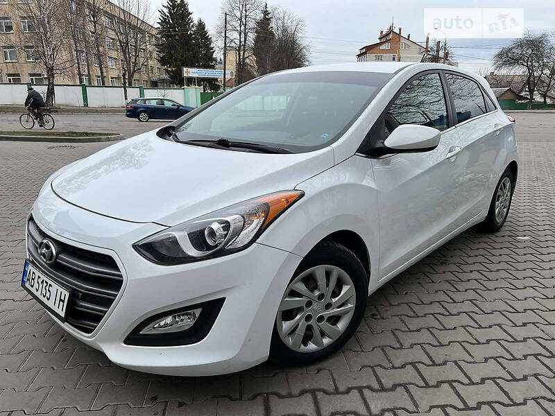 Хэтчбек Hyundai Elantra 2015 в Виннице