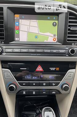 Седан Hyundai Elantra 2016 в Кременчуге