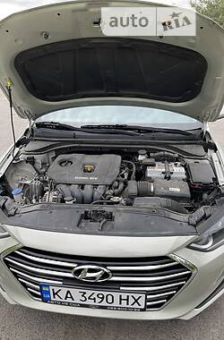 Седан Hyundai Elantra 2016 в Кременчуге