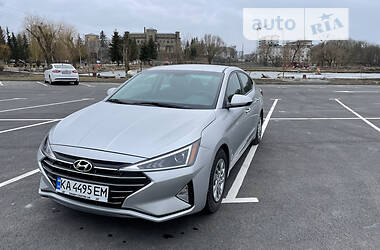 Седан Hyundai Elantra 2018 в Киеве