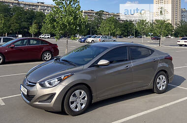 Седан Hyundai Elantra 2016 в Киеве