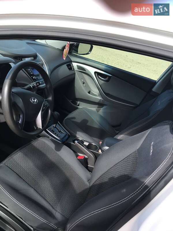 Седан Hyundai Elantra 2013 в Одессе