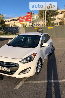 Хэтчбек Hyundai Elantra 2014 в Киеве