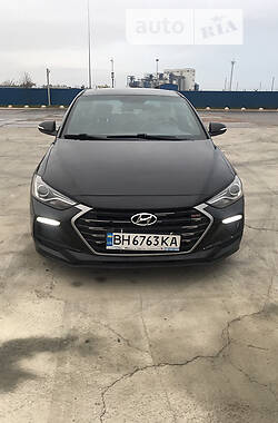 Седан Hyundai Elantra 2018 в Одессе