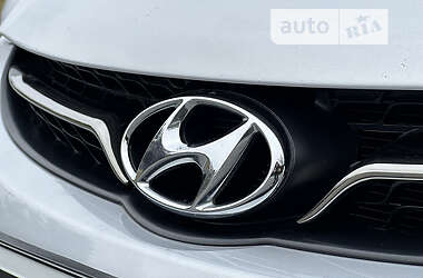 Седан Hyundai Elantra 2012 в 