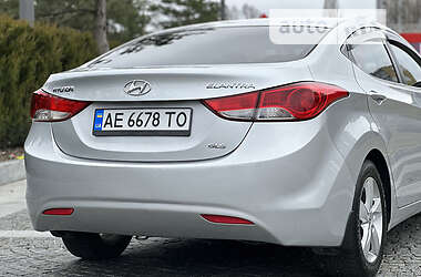 Седан Hyundai Elantra 2012 в 