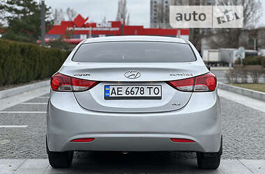 Седан Hyundai Elantra 2012 в Дніпрі