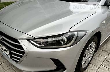 Седан Hyundai Elantra 2018 в 