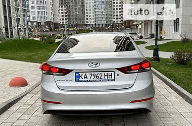Седан Hyundai Elantra 2018 в 