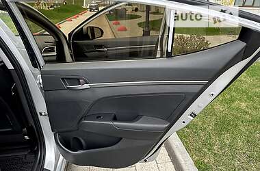 Седан Hyundai Elantra 2018 в 