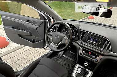 Седан Hyundai Elantra 2018 в 
