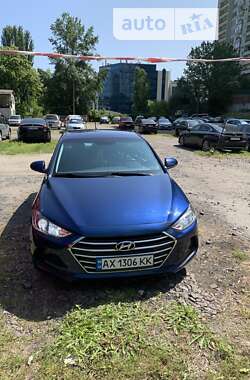 Седан Hyundai Elantra 2017 в Киеве