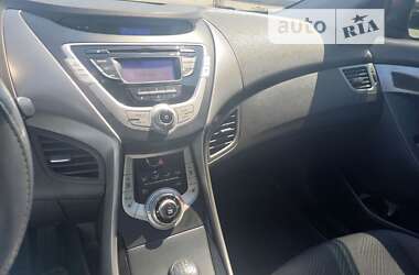 Седан Hyundai Elantra 2012 в Киеве