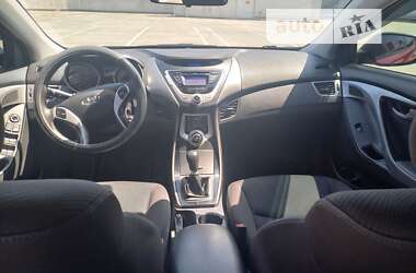 Седан Hyundai Elantra 2012 в Киеве