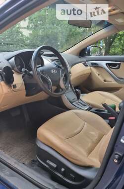 Седан Hyundai Elantra 2012 в Киеве