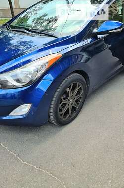 Седан Hyundai Elantra 2012 в Киеве