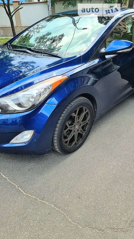 Седан Hyundai Elantra 2012 в Киеве