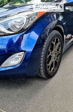 Седан Hyundai Elantra 2012 в Киеве