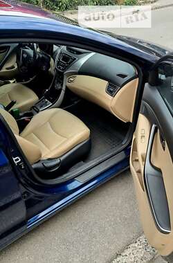 Седан Hyundai Elantra 2012 в Киеве
