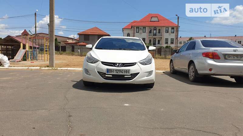 Седан Hyundai Elantra 2013 в Белгороде-Днестровском