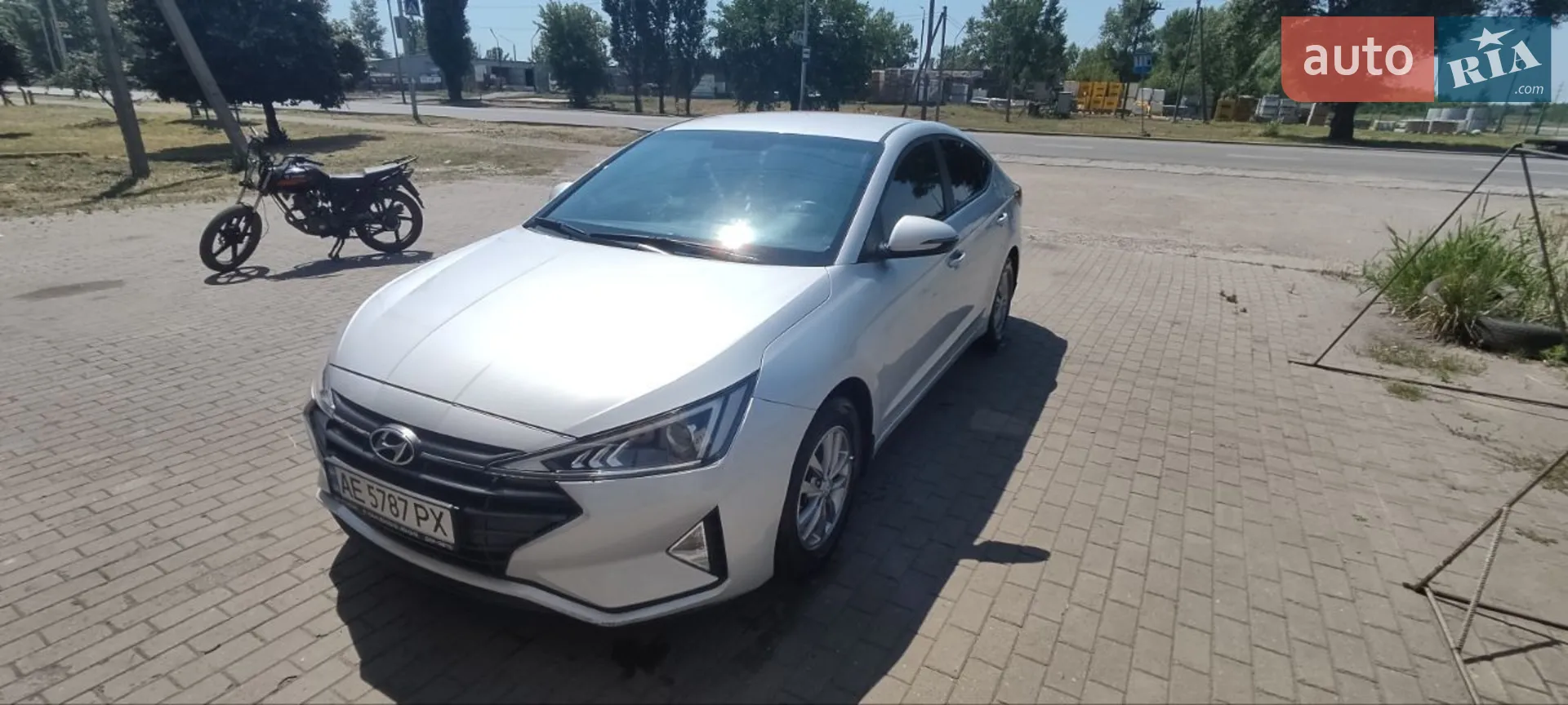 2019 Hyundai Elantra - мініатюра 3