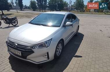 Седан Hyundai Elantra 2019 в 