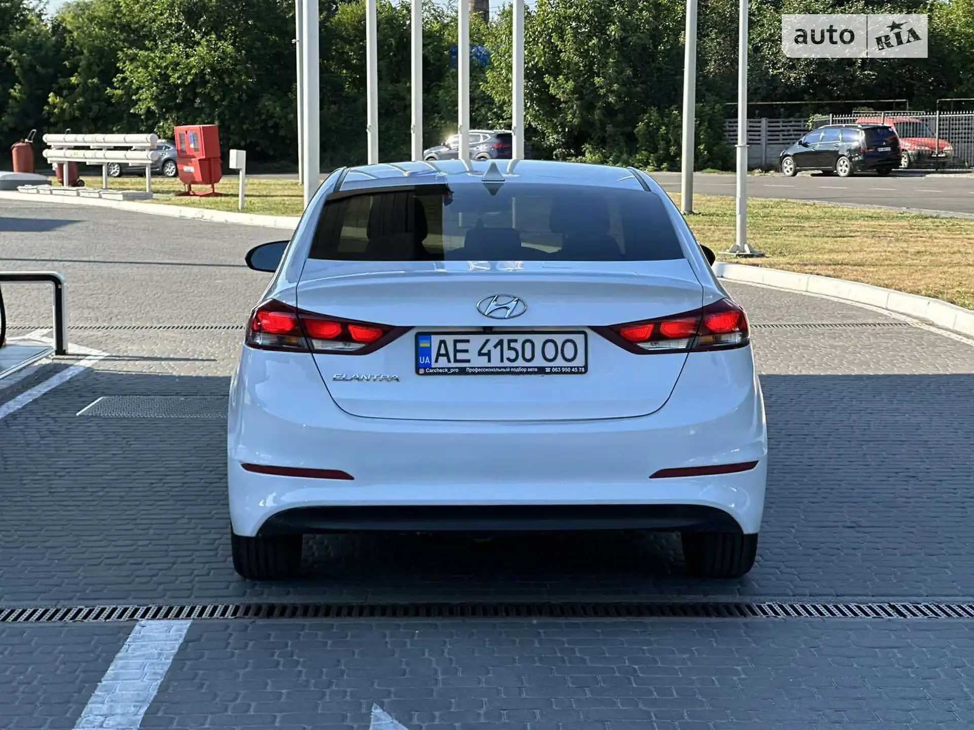 2016 Hyundai Elantra - мініатюра 5