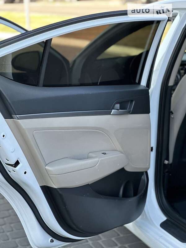 Седан Hyundai Elantra 2016 в Днепре фото 12 Седан Hyundai Elantra 2016 в Днепре