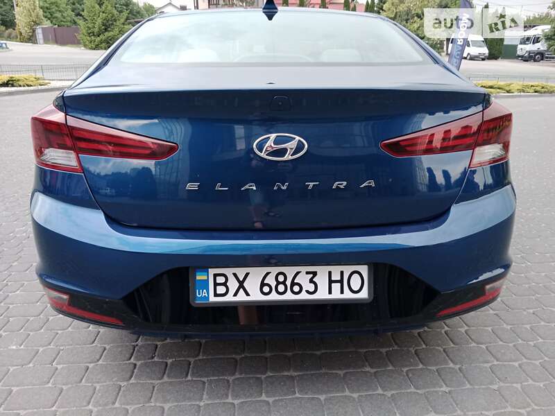 Седан Hyundai Elantra 2019 в Хмельницькому